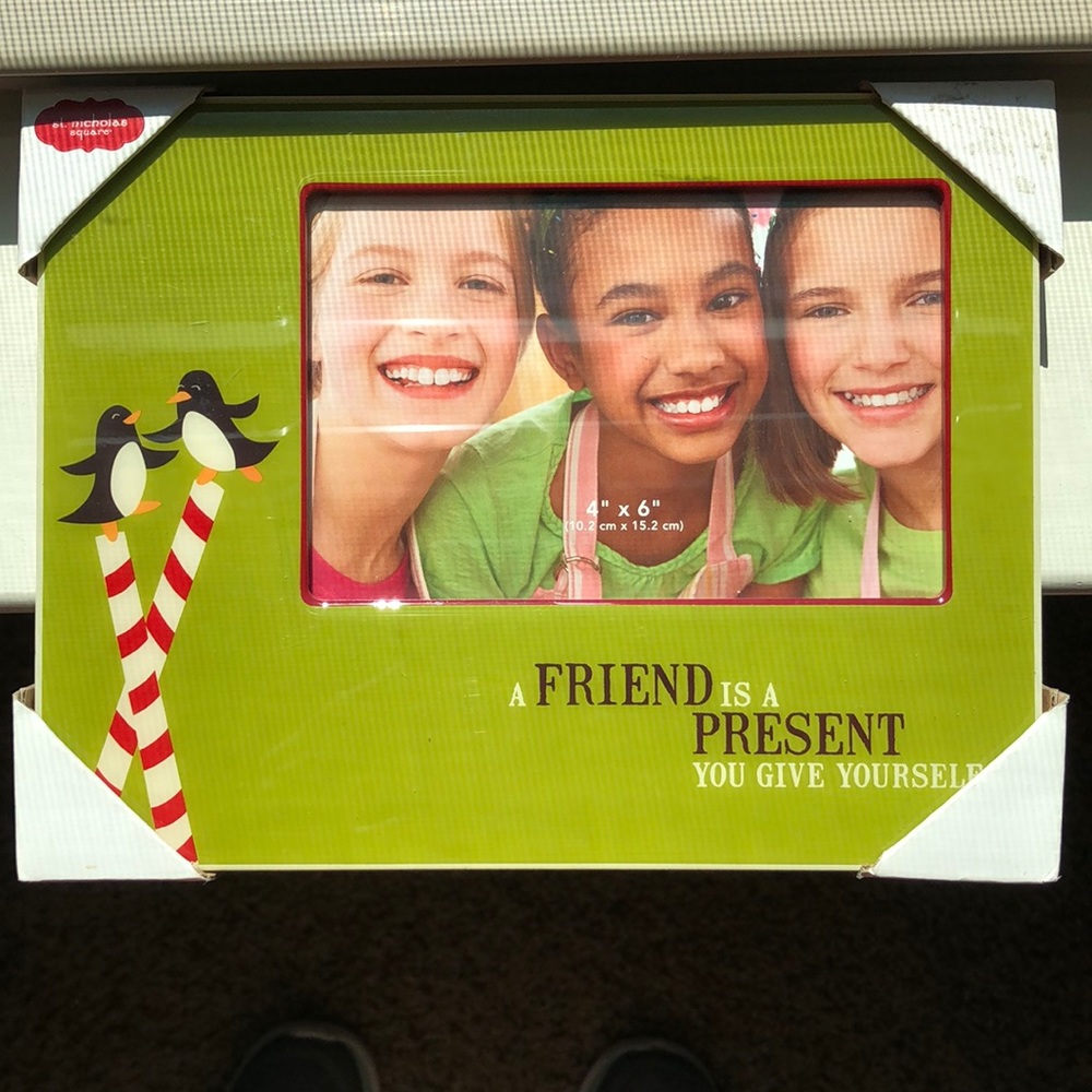 Holiday picture frame
